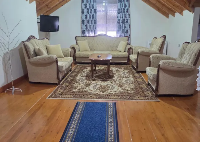 Emily House In Lägenhet Gjirokastër